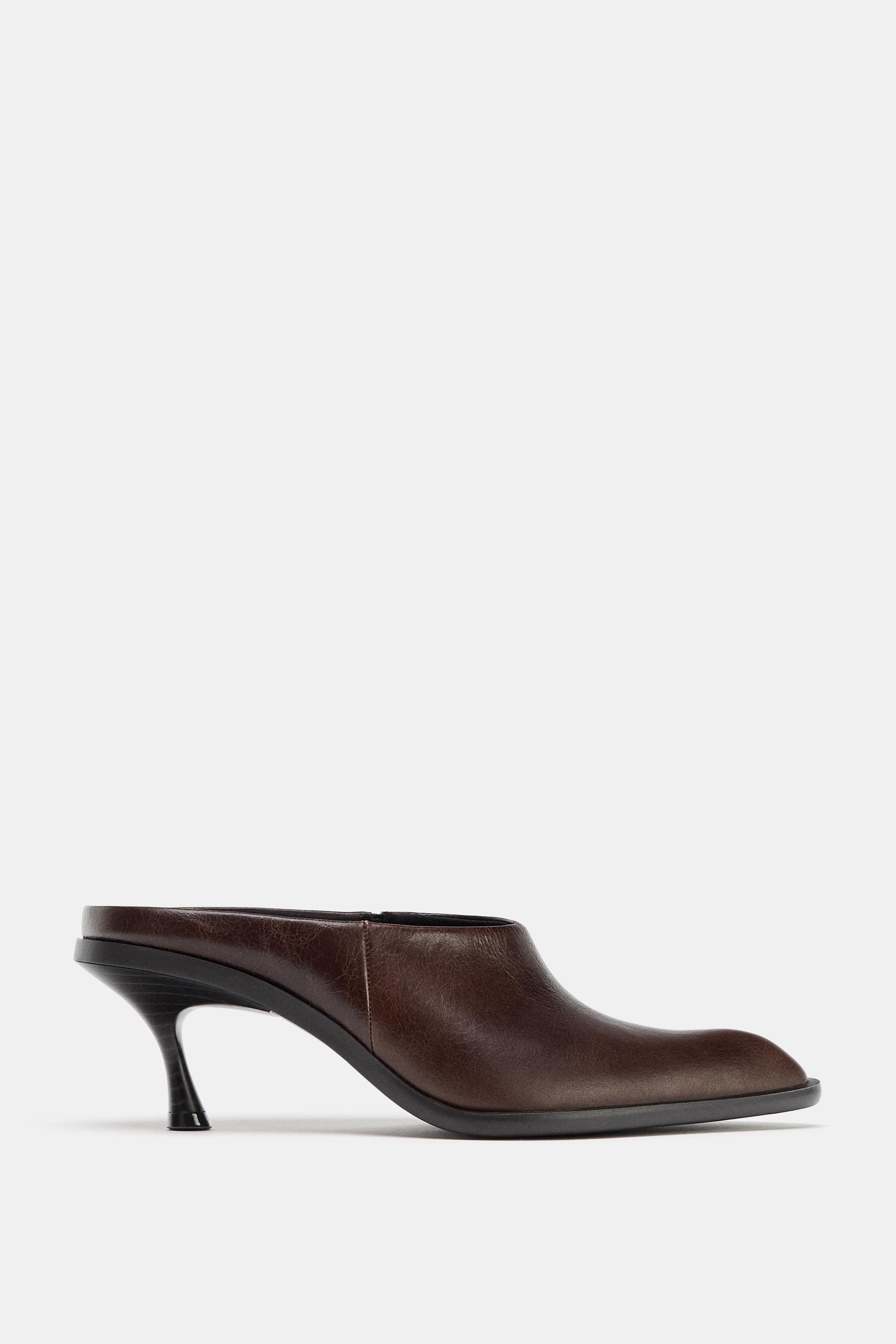 LEATHER TRIM CLOGS